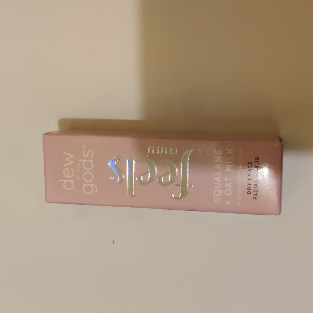 Dew of the gods feels mini dry erase facial scrub